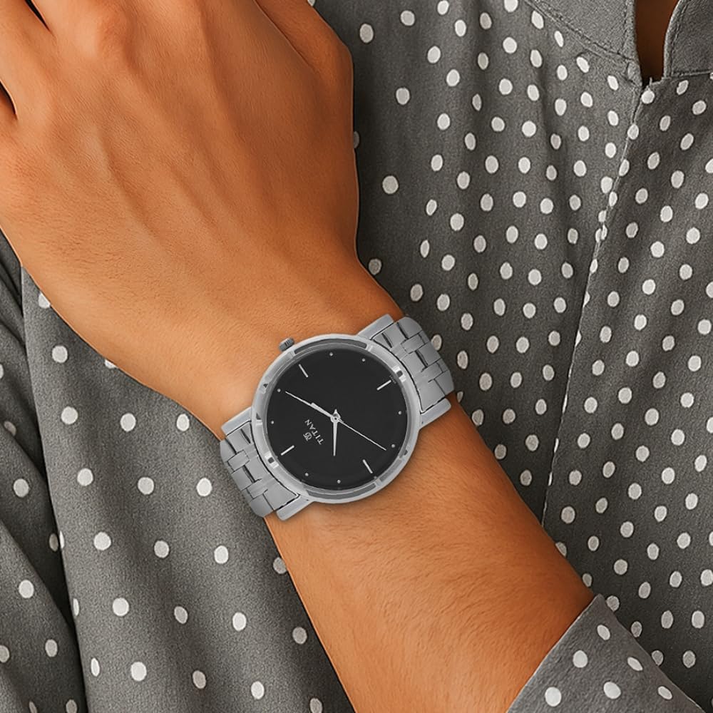 Titan Karishma Analog Black Dial Men's Watch -NM1639SM02 / NL1639SM02